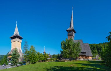 Romanya 'daki Barsana manastırında yaz günü