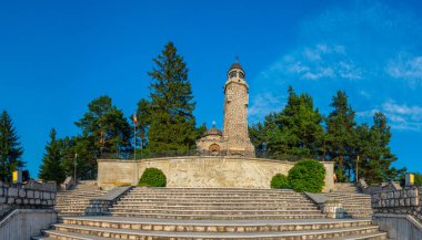 Romanya 'da güneşli bir akşamda Mausoleul Mateias