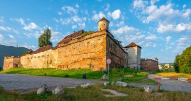Romanya 'nın Brasov kentindeki Straja Kalesi
