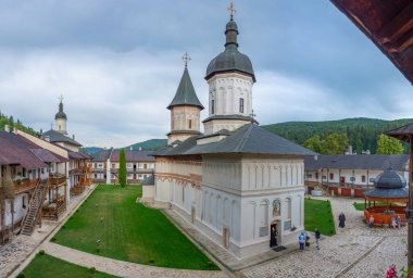 Romanya 'da bulutlu bir günde Secu manastırı