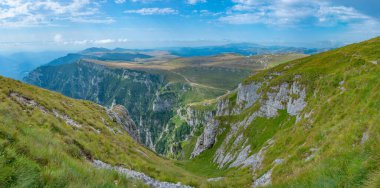 Romanya 'daki Bucegi dağlarında yaz günü