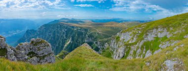 Romanya 'daki Bucegi dağlarında yaz günü