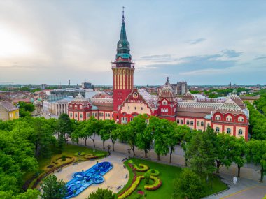 Sırp kenti Subotica 'nın yeni sanat binasının havadan görünüşü