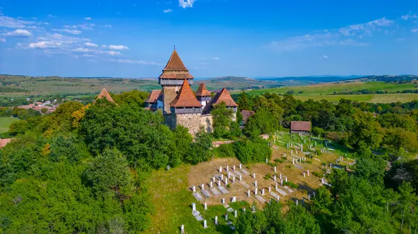 Romanya 'nın Viscri köyündeki güçlendirilmiş kilise