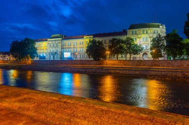 Sırbistan 'daki Nis Üniversitesi' nin Gece Görüşü