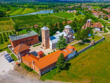 Sırbistan 'daki Zica manastırı güneşli bir günde