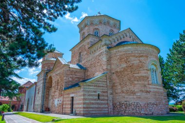 Sırbistan 'daki Zica manastırı güneşli bir günde