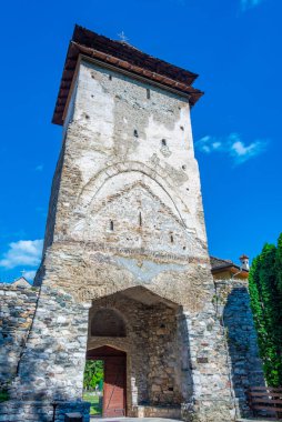 Sırbistan 'da güneşli bir günde Studenica Manastırı