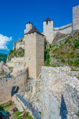 Sırbistan 'daki ünlü Golubac kalesi yaz boyunca