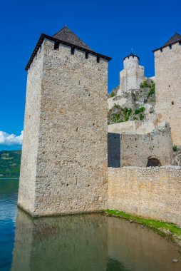Sırbistan 'daki ünlü Golubac kalesi yaz boyunca