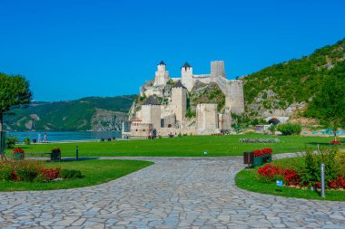 Sırbistan 'daki ünlü Golubac kalesi yaz boyunca