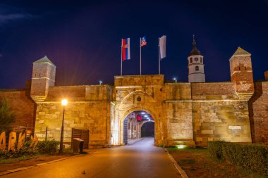 Belgrad, Sırbistan 'daki Kalemegdan kalesine giden açık Kapı