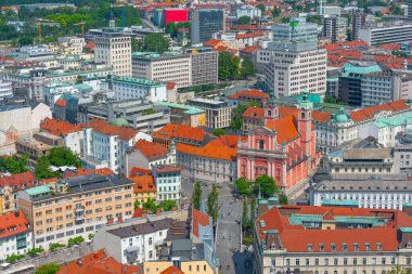 Slovenya 'nın başkenti Ljubljana' nın havadan görünüşü