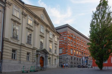 Ljubljana, Slovenya 'daki Novi trg' deki Ulusal ve Üniversite kütüphanesi