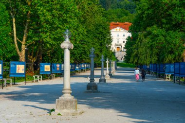 Slovenya 'nın Ljubljana kentindeki Tivoli parkındaki Tivoli malikanesi