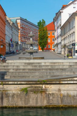 Ljubljana, Slovenya 'daki Novi trg' deki Ulusal ve Üniversite kütüphanesi