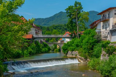 Slovenya 'nın Skofja Loka kasabasının şehir manzarası