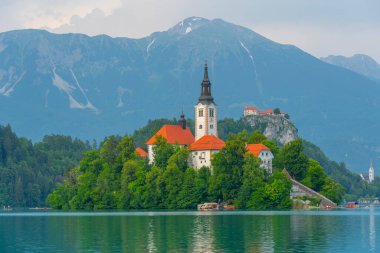 Slovenya 'da Maria Kilisesi ve Kanlı Kale Varsayımı
