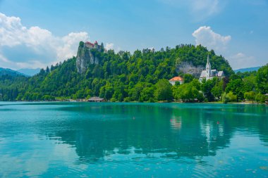 Slovenya 'daki Saint Martin Kilisesi ve Kanlı Kalesi