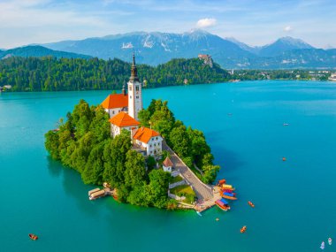 Slovenya 'da Maria Kilisesi ve Kanlı Kale Varsayımı