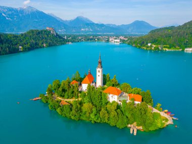 Slovenya 'da Maria Kilisesi ve Kanlı Kale Varsayımı