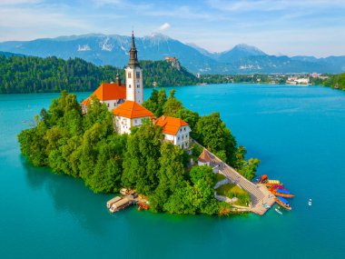 Slovenya 'da Maria Kilisesi ve Kanlı Kale Varsayımı