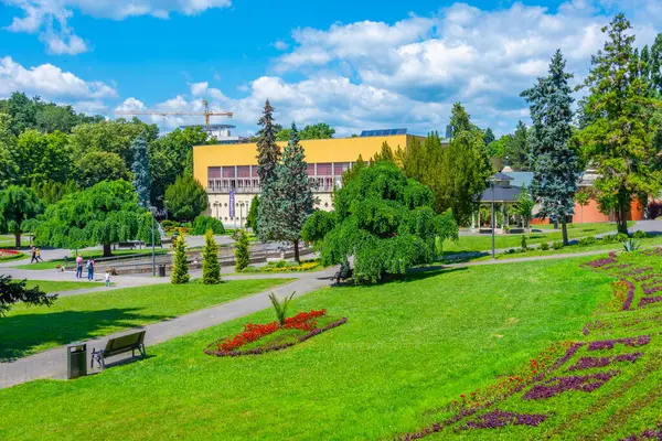 Sırbistan 'ın Vrnjacka Banja kasabasındaki spa parkı