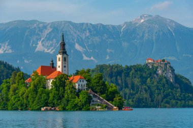 Slovenya 'da Maria Kilisesi ve Kanlı Kale Varsayımı