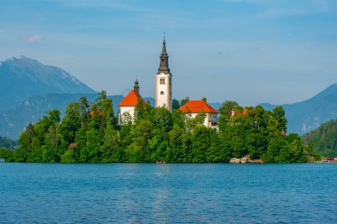 Maria Kilisesi 'nin Slovenya' daki Gölü 'nde Olduğu Varsayımı