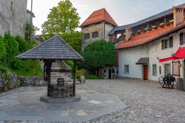 Slovenya 'daki Bled kalesinde bir restoranın terası