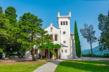 İtalyan kasabası Trieste 'de Castelletto di Miramare