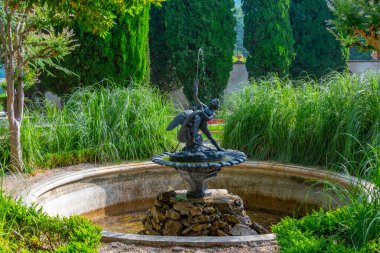 İtalya, Trieste 'deki Miramare Sarayı' nın Bahçeleri 'nde Çeşme