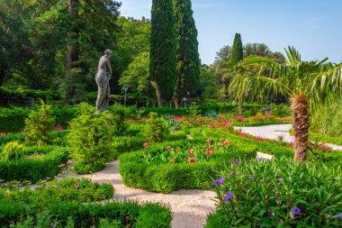 İtalya, Trieste 'deki Miramare sarayının bahçeleri.