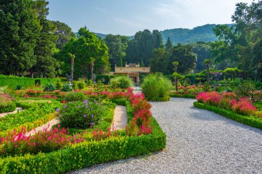 İtalya, Trieste 'deki Miramare sarayının bahçeleri.