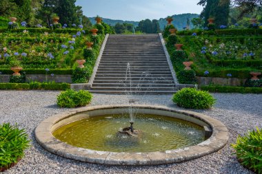İtalya, Trieste 'deki Miramare sarayının bahçeleri.
