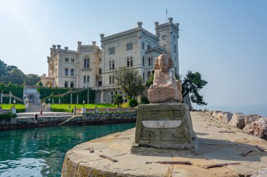 İtalyan kasabası Trieste 'deki Castel di Miramare' de Sphinx heykeli