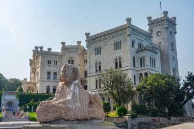 İtalyan kasabası Trieste 'deki Castel di Miramare' de Sphinx heykeli