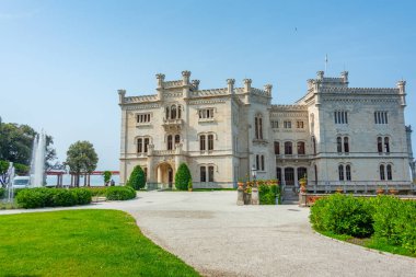 İtalyan kasabası Trieste 'de Castello di Miramare