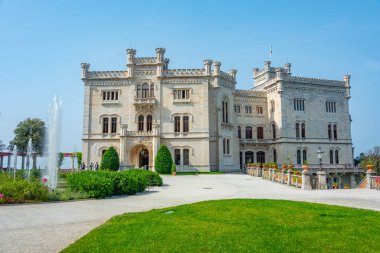 İtalyan kasabası Trieste 'de Castello di Miramare