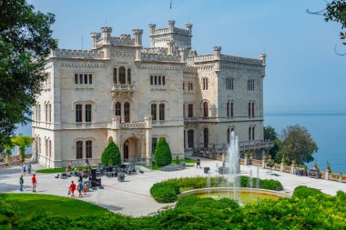 İtalyan kasabası Trieste 'de Castello di Miramare