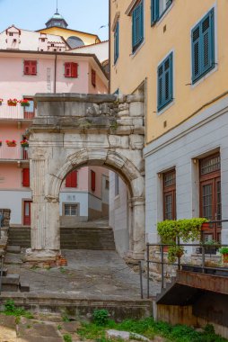İtalyan kasabası Trieste 'de Arco di Riccardo