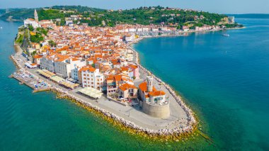 Slovenya 'nın Piran kasabasının hava manzarası