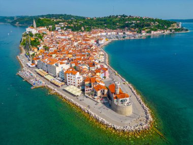 Slovenya 'nın Piran kasabasının hava manzarası