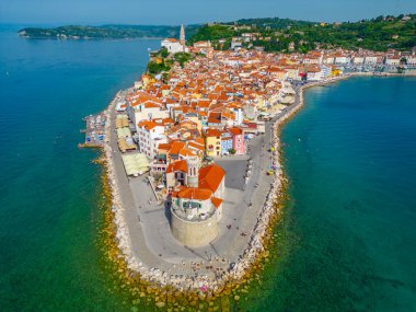 Slovenya 'nın Piran kasabasının hava manzarası