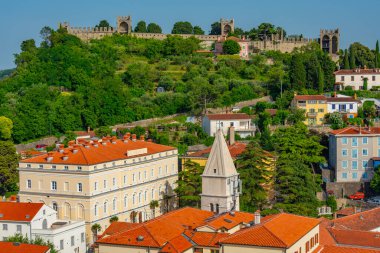 Piran, Slovenya 'ya bakan eski kaleler