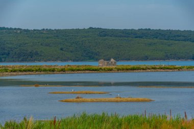 Slovenya 'daki Secovje Saltpans Doğa Parkı manzarası