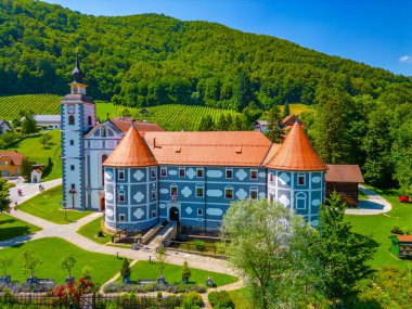 Slovenya 'daki güzel Olimje manastırı güneşli bir günde