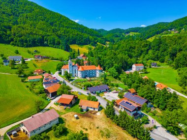 Slovenya 'daki güzel Olimje manastırı güneşli bir günde