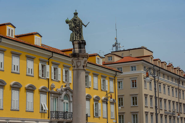 Фасады исторических домов в итальянском городе Триест