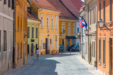 Slovenya 'nın Ptuj kentindeki Dar Sokak